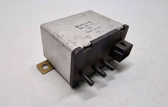 Audi A6 S6 C4 4A Torque split ecu control unit/module 893919173