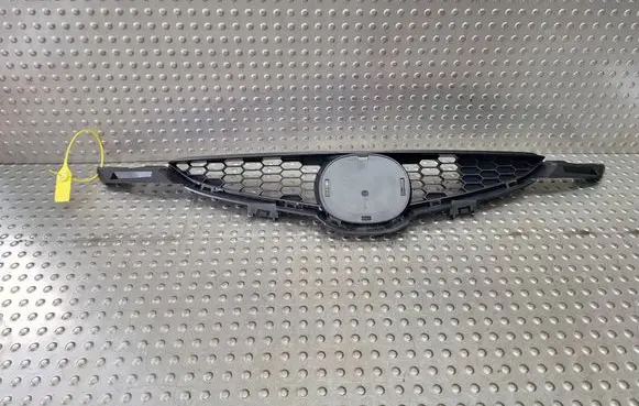 Mazda 2 Front bumper upper radiator grill D65150711