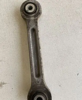 Maserati Ghibli Rear upper control arm/wishbone 670006273