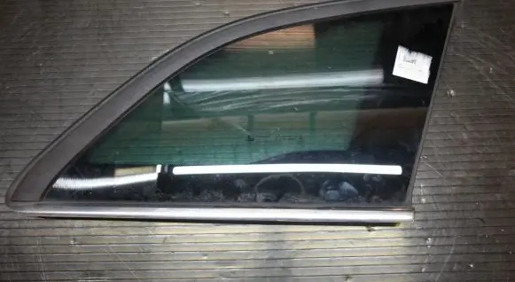Opel Insignia A Rear side window