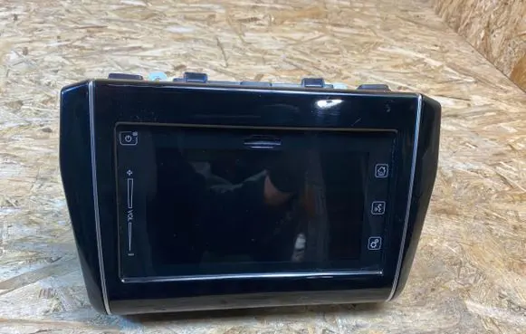 Suzuki Swift III Radio/CD/DVD/GPS head unit 3992052R06