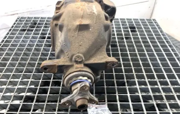 BMW 3 F30 F35 F31 Rear differential 7605589