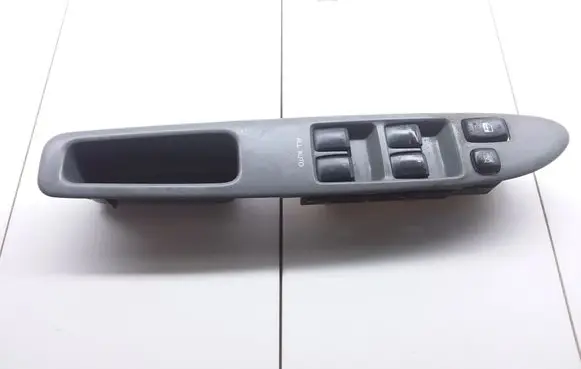 Toyota Avensis Verso Electric window control switch 8404044030 7423244130