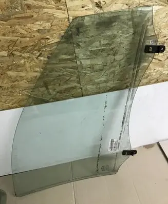 KIA Sorento Front door window glass four-door 43R000382