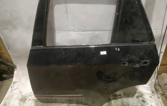 BMW X5 E70 Rear door JUODOS