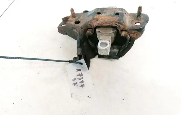 Skoda Fabia Mk1 (6Y) Engine mount bracket