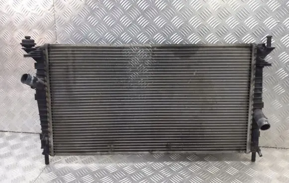 Alfa Romeo 159 Coolant radiator