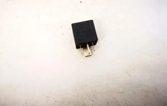 Volkswagen Polo IV 9N3 Other relay 7m0951253a