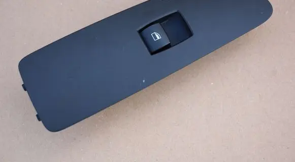 BMW 1 E82 E88 Electric window control switch 9162997
