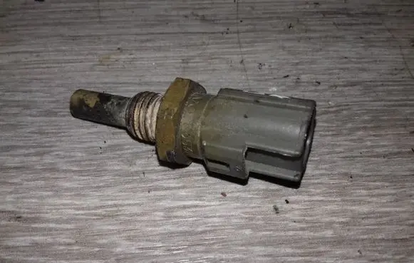 Volvo V70 Coolant temperature sensor 8653103