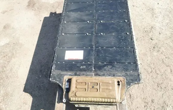 Tesla Model S Hybrid/electric vehicle battery tray 108881501B