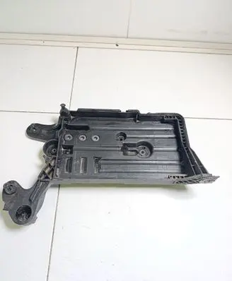 Volkswagen Golf VII Battery tray 5Q0915321H 5Q0915331J