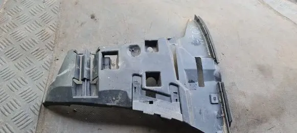 Volvo V70 Front bumper mounting bracket 09190303
