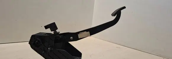Hyundai i30 Brake pedal 328001H100