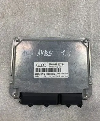 Audi A4 S4 B5 8D Engine control unit/module 3B0907557B 5WP4333
