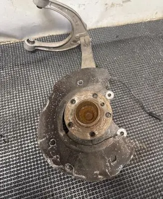 BMW 5 F10 F11 Front wheel hub 6777752 6868480
