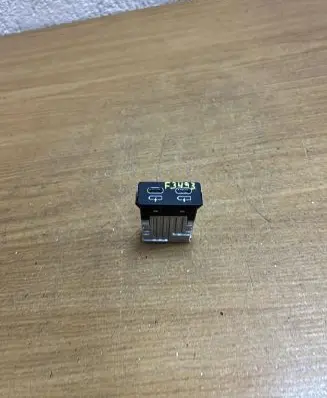 Audi A4 S4 B8 8K AUX in-socket connector F3493 8711938
