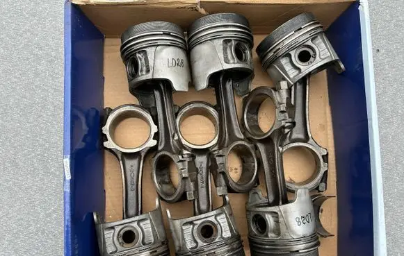 Nissan Laurel Piston with connecting rod 12010V5762
