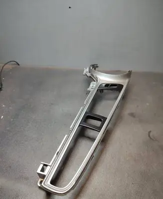 Hyundai i30 Dash center air vent grill 97410A2200