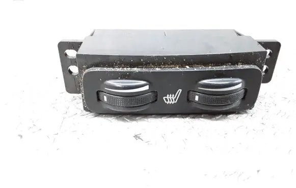 Toyota Avensis T250 Seat heating switch 453417