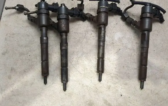 Fiat 500 Fuel injectors set 0445110183