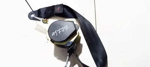 Middle seatbelt (rear)