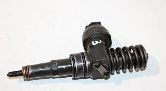 Volkswagen Caddy Fuel injector 038130073BN 0414720313