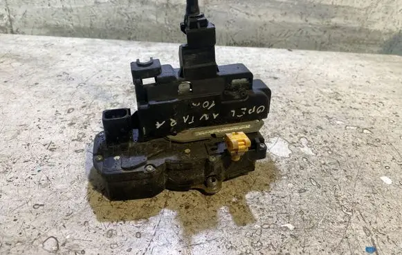 Opel Antara Rear door lock