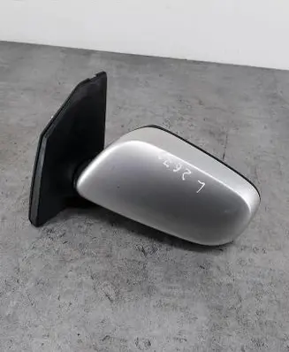 Toyota Corolla E120 E130 Front door electric wing mirror