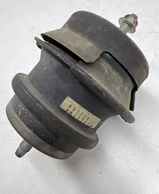 Infiniti FX Engine mount bracket 081118