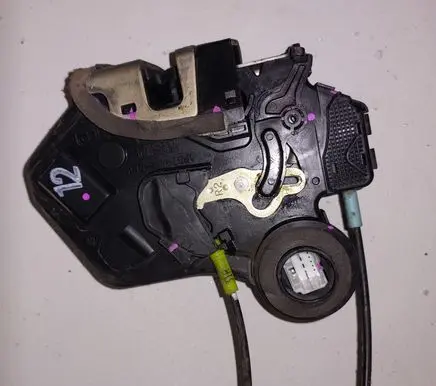 Toyota Hilux (AN10, AN20, AN30) Front door lock
