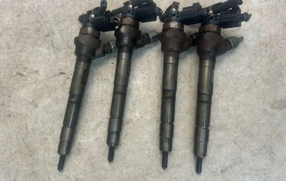 Audi A4 S4 B8 8K Fuel injectors set 0445110369 03L130277J