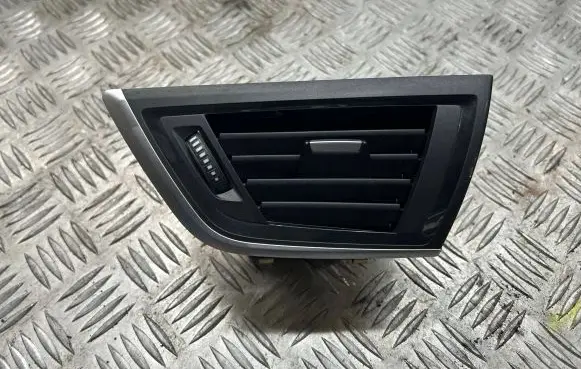 BMW 1 F20 F21 Dashboard side air vent grill/cover trim 9205355