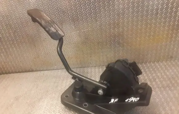 Jaguar XF X250 Accelerator throttle pedal 8X239F832B