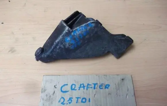 Volkswagen Crafter Engine mounting bracket