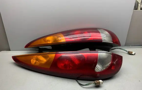 Nissan Almera Tino Rear/tail lights