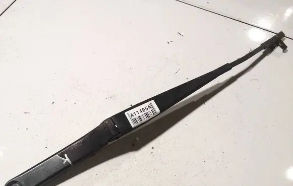 Skoda Octavia Mk2 (1Z) Front wiper blade arm
