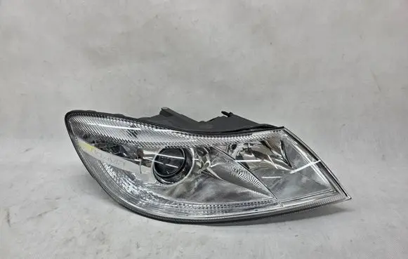 Skoda Octavia Mk2 (1Z) Headlight/headlamp 1ZD941016C