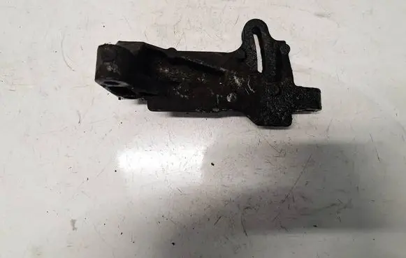Honda CR-V Engine mounting bracket 