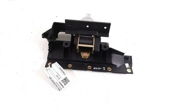 Mercedes-Benz SL R230 Rear seatbelt A2308600486