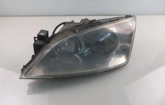 Ford Mondeo Mk III Headlight/headlamp 1S7113006UC 030117473