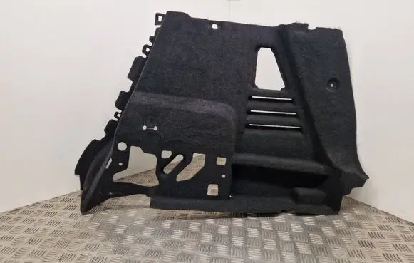 Trunk/boot side trim panel