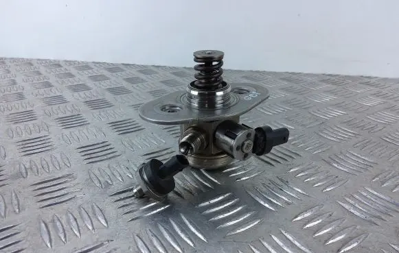 BMW X3 G01 Fuel injection high pressure pump 13517642466