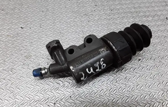 Mazda 5 Clutch master cylinder DE68037