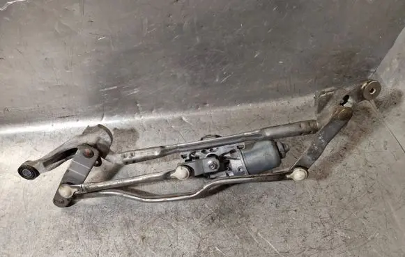 Mazda 5 Front wiper linkage and motor 1593000602