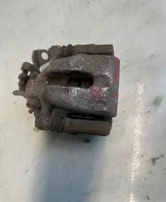 Opel Zafira B Rear brake caliper 2313
