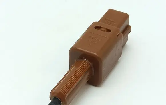 Nissan Navara D23 Brake pedal sensor switch 20105md