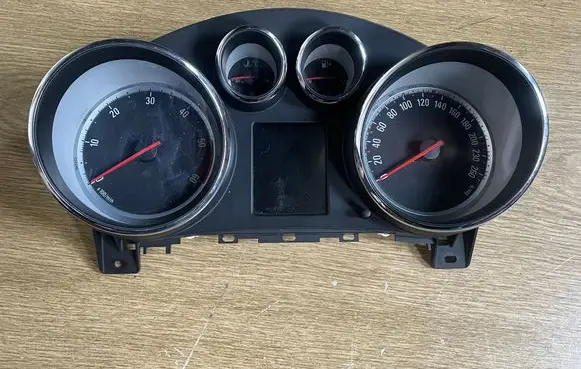Speedometer (instrument cluster)