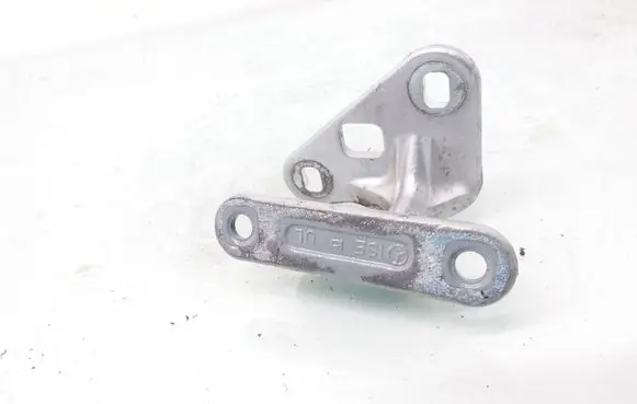 Mercedes-Benz E W211 Front door lower hinge 