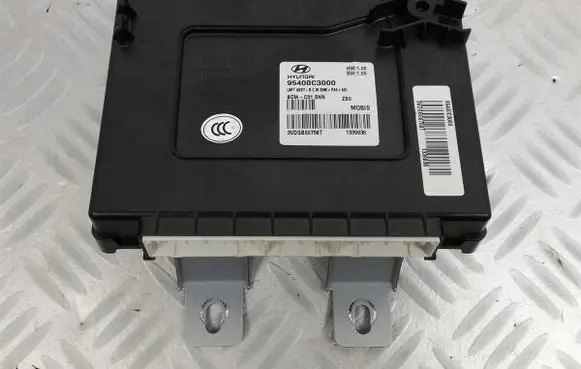 Hyundai Sonata LF Fuse module 95400C3000